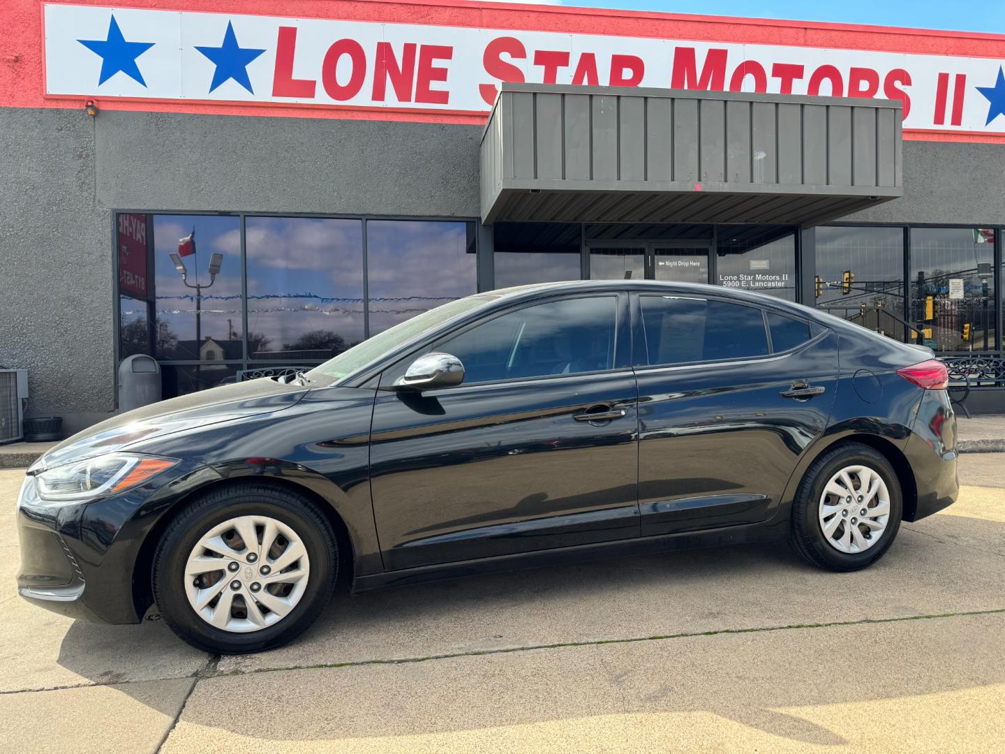 2017 BLACK /Gray HYUNDAI ELANTRA SE 4dr Sedan 6A (US) (5NPD74LF2HH) with an 2.0L I4 engine, Automatic 6-Speed transmission, located at 5900 E. Lancaster Ave., Fort Worth, TX, 76112, (817) 457-5456, 0.000000, 0.000000 - This is a 2017 Hyundai Elantra SE 4dr Sedan 6A that is in excellent condition. There are no dents or scratches. The interior is clean with no rips or tears or stains. All power windows, door locks and seats. Ice cold AC for those hot Texas summer days. It is equipped with a CD player, AM/FM radio, A - Photo#0